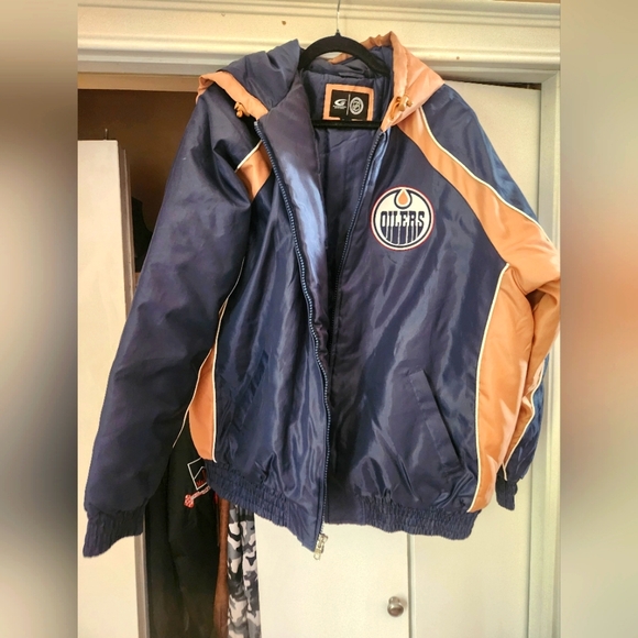 Nhl. Mint Oilers jacket. - Picture 1 of 3